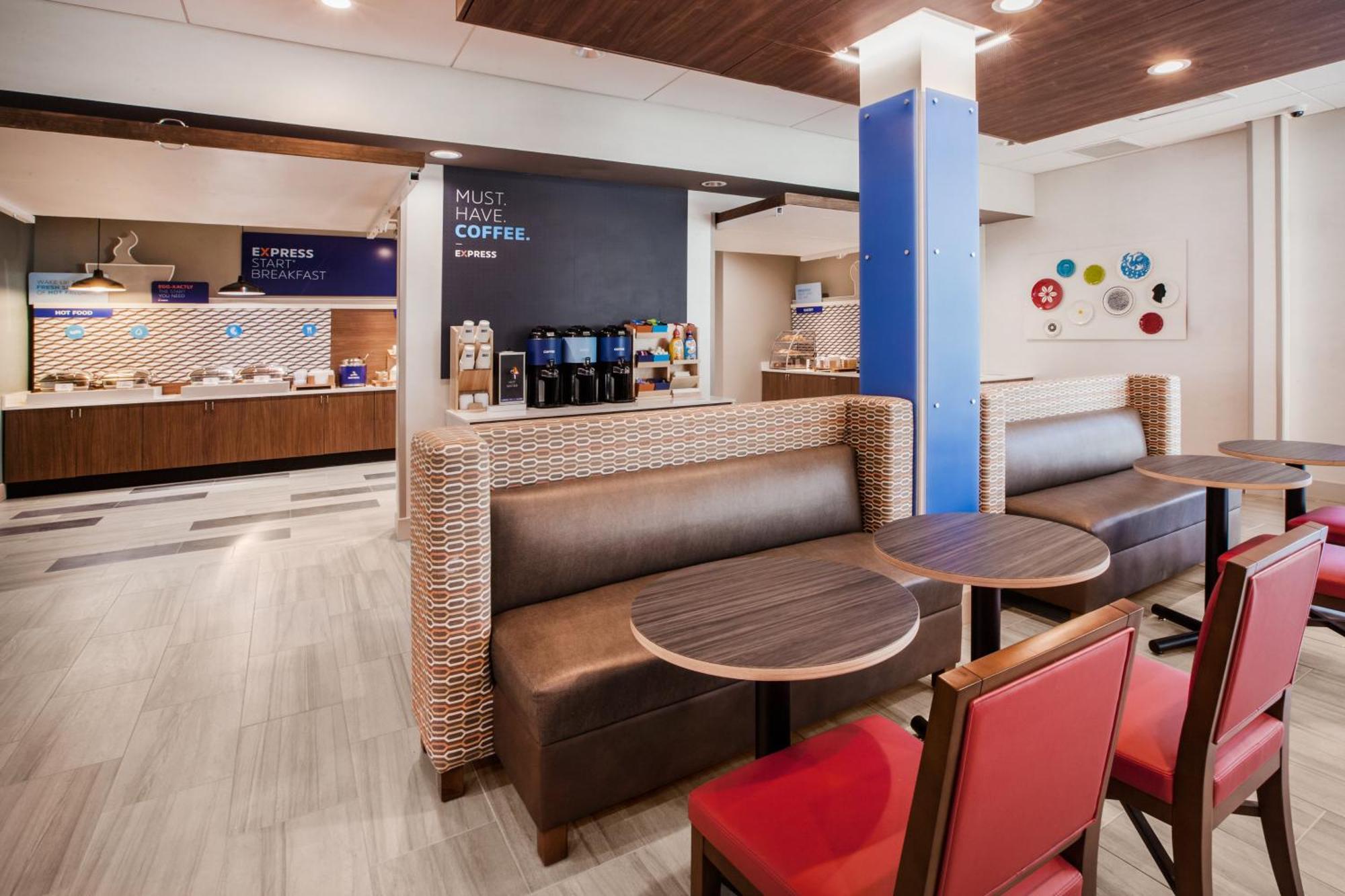 Holiday Inn Express & Suites - Remington By Ihg Exteriör bild