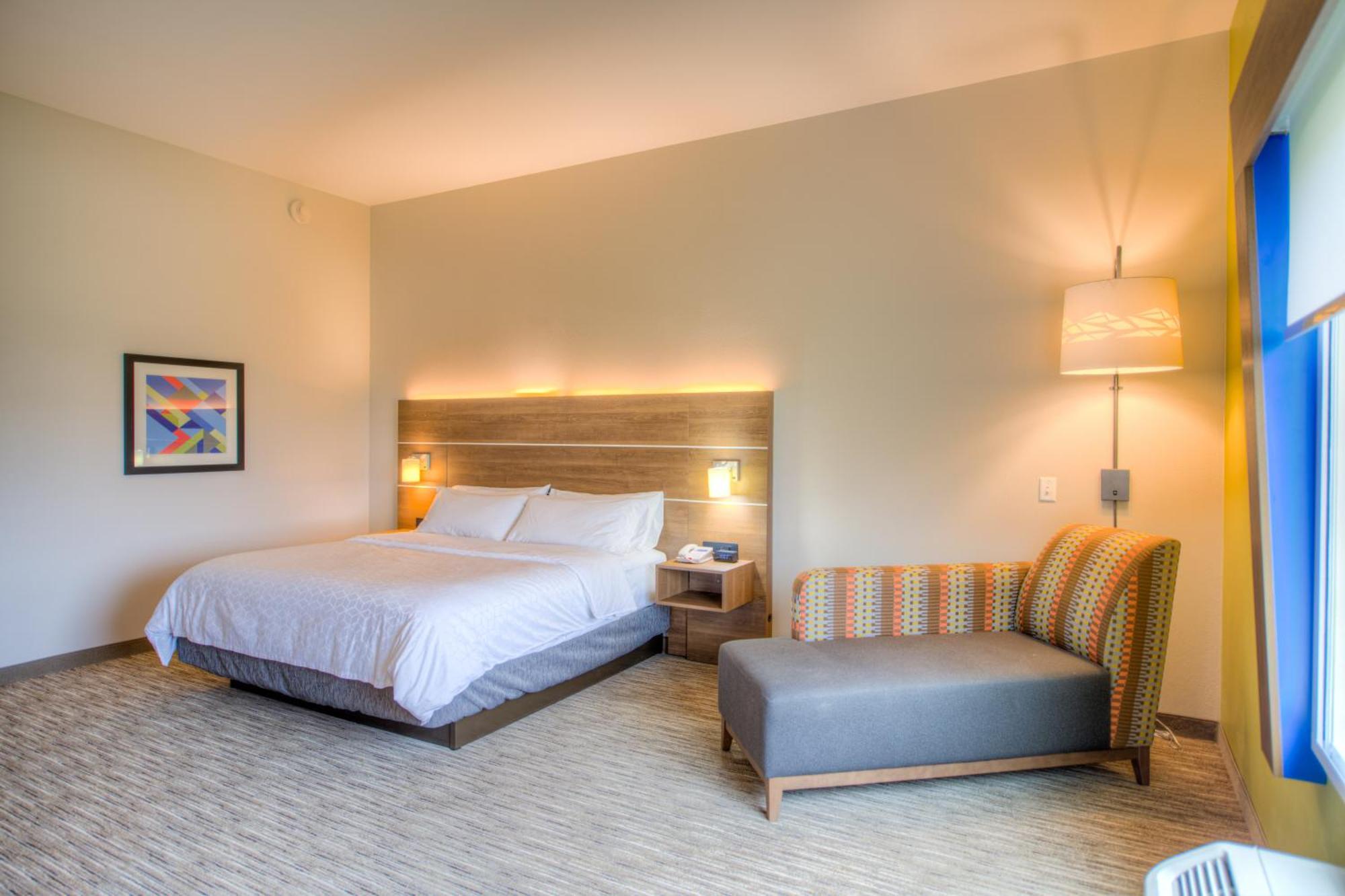 Holiday Inn Express & Suites - Remington By Ihg Exteriör bild