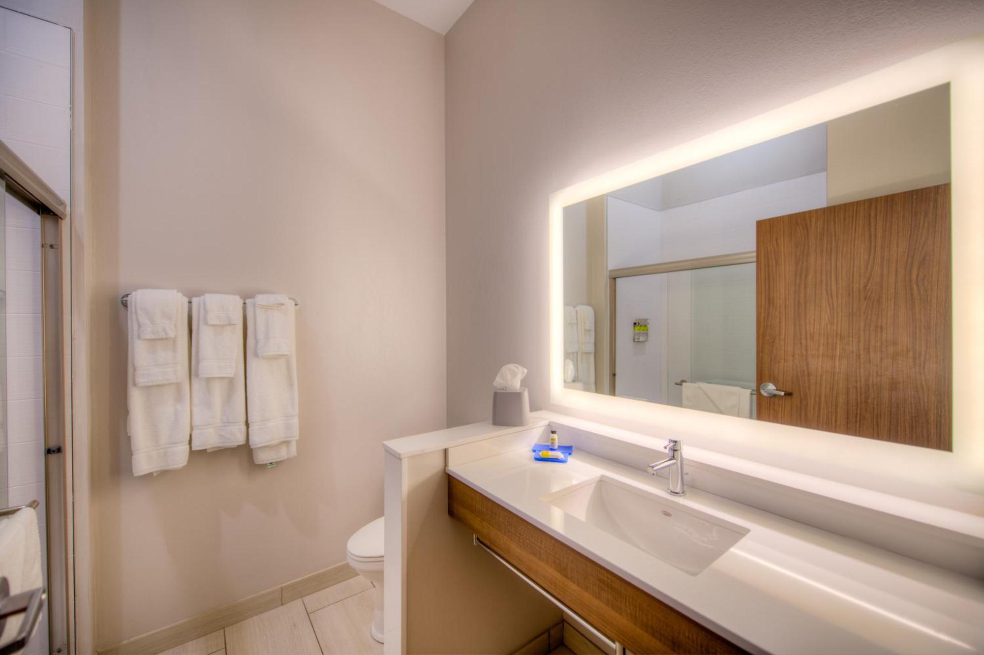 Holiday Inn Express & Suites - Remington By Ihg Exteriör bild