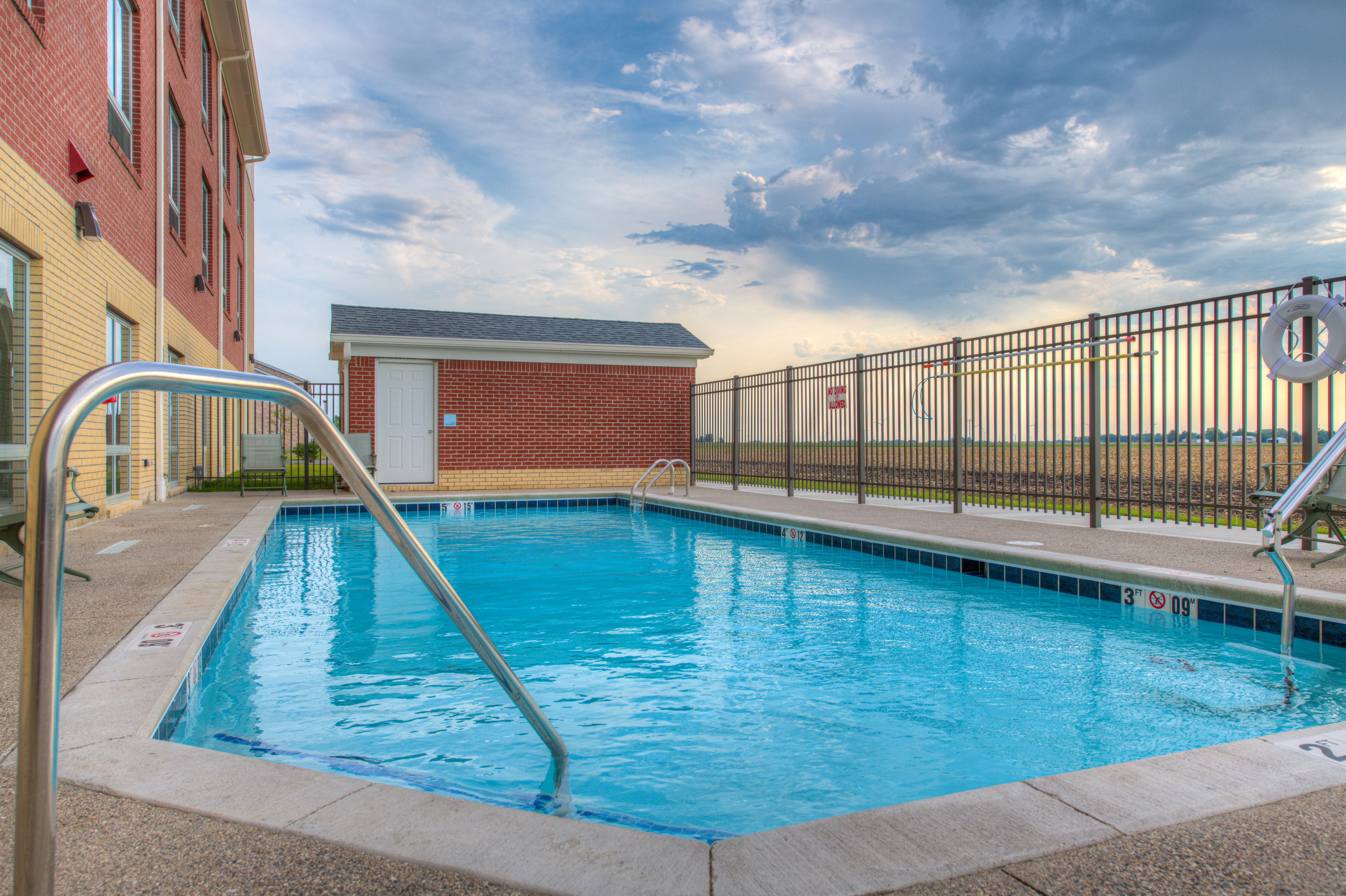 Holiday Inn Express & Suites - Remington By Ihg Exteriör bild